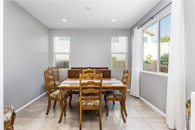 402 Buena Mesa Dr, Calimesa, CA 92320