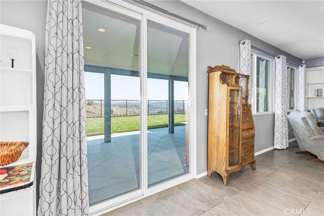 402 Buena Mesa Dr, Calimesa, CA 92320