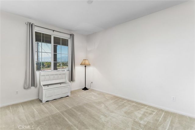 402 Buena Mesa Dr, Calimesa, CA 92320