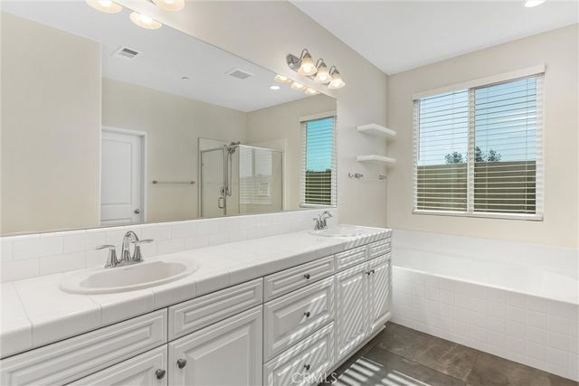 402 Buena Mesa Dr, Calimesa, CA 92320
