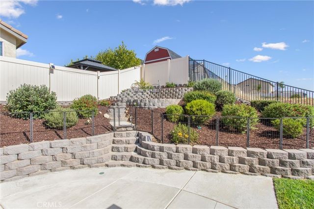 402 Buena Mesa Dr, Calimesa, CA 92320