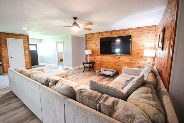 131 Collingwood Rd, Walling, TN 38587