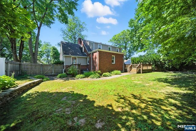 25 Forest Street, Closter, NJ 07624