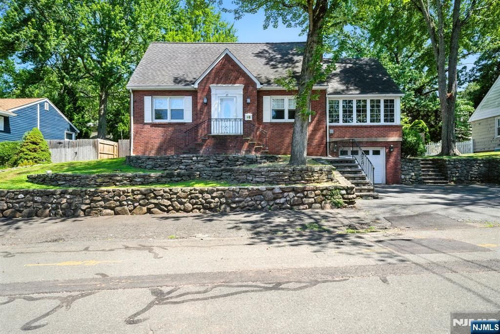 25 Forest Street, Closter, NJ 07624