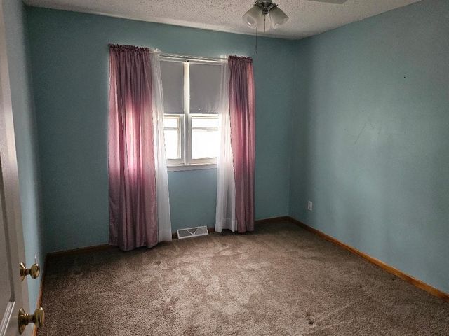 300 S P Street, Indianola, IA 50125