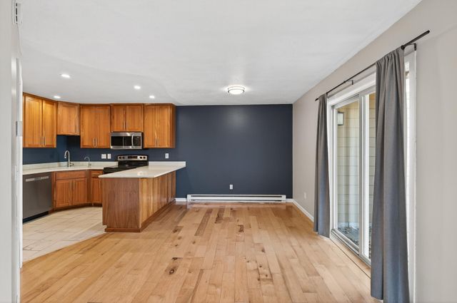 2010 Ridge Drive 11, Saint Louis Park, MN 55416