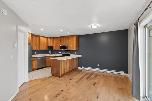 2010 Ridge Drive 11, Saint Louis Park, MN 55416