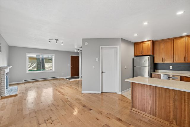 2010 Ridge Drive 11, Saint Louis Park, MN 55416