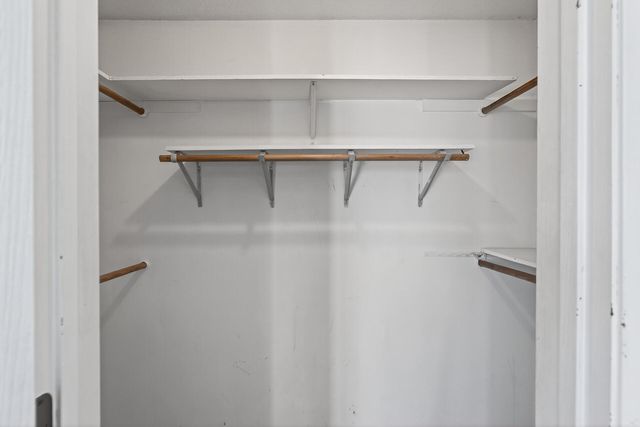 2010 Ridge Drive 11, Saint Louis Park, MN 55416