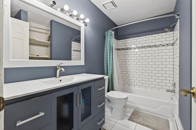 2010 Ridge Drive 11, Saint Louis Park, MN 55416