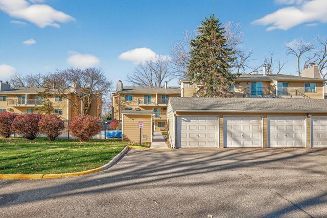 2010 Ridge Drive 11, Saint Louis Park, MN 55416