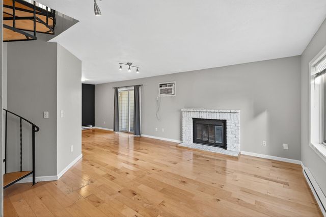 2010 Ridge Drive 11, Saint Louis Park, MN 55416