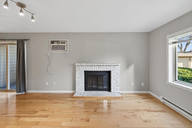 2010 Ridge Drive 11, Saint Louis Park, MN 55416