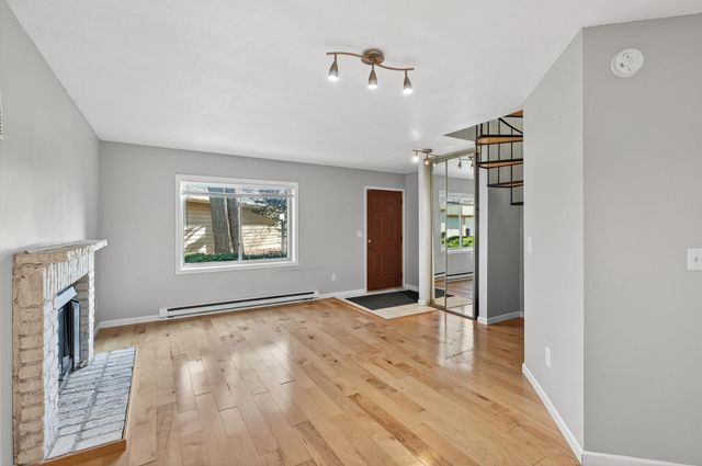 2010 Ridge Drive 11, Saint Louis Park, MN 55416