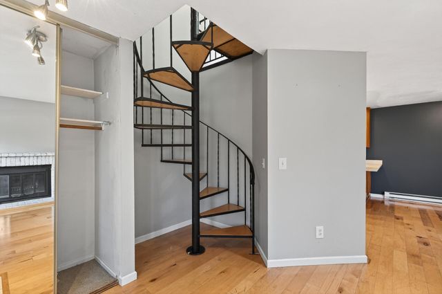 2010 Ridge Drive 11, Saint Louis Park, MN 55416