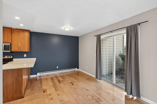 2010 Ridge Drive 11, Saint Louis Park, MN 55416