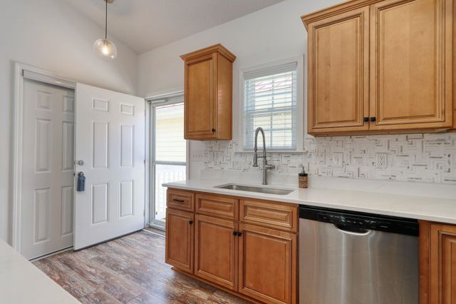 502 Castellar Ln., Little River, SC 29566