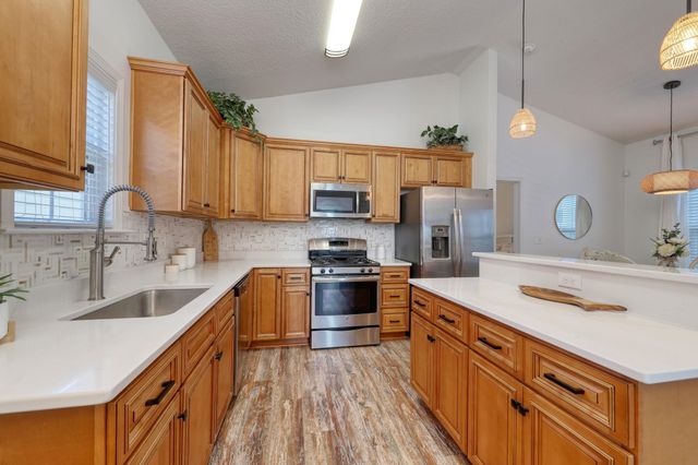 502 Castellar Ln., Little River, SC 29566