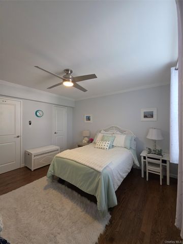 1 Oakridge Place 5K, Eastchester, NY 10709