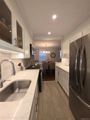 1 Oakridge Place 5K, Eastchester, NY 10709