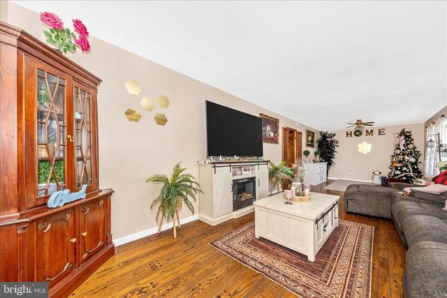 25801 LONG CORNER RD, Gaithersburg, MD 20882