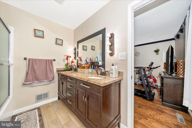 25801 LONG CORNER RD, Gaithersburg, MD 20882