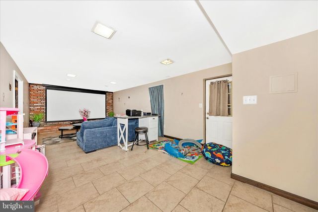 25801 LONG CORNER RD, Gaithersburg, MD 20882