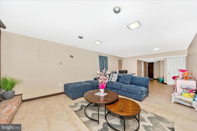 25801 LONG CORNER RD, Gaithersburg, MD 20882