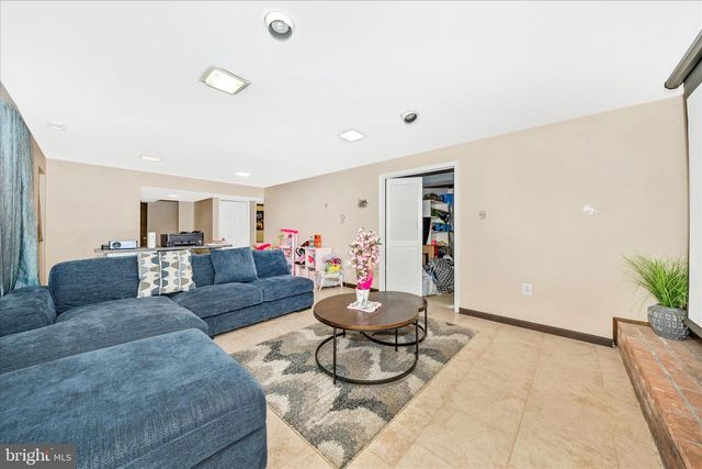 25801 LONG CORNER RD, Gaithersburg, MD 20882