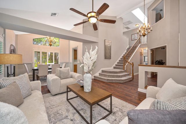 8530 Oak Harbour Ct, Fair Oaks, CA 95628