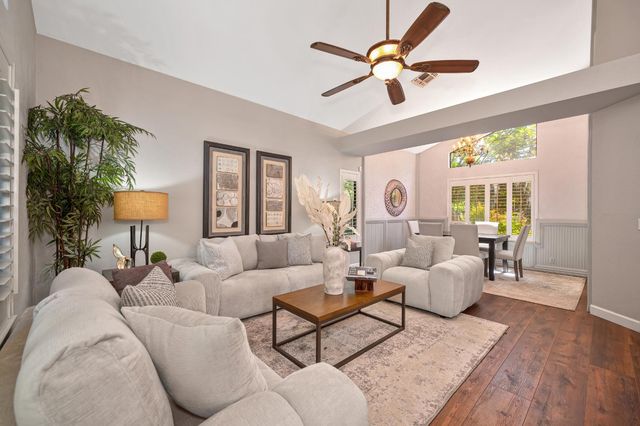 8530 Oak Harbour Ct, Fair Oaks, CA 95628