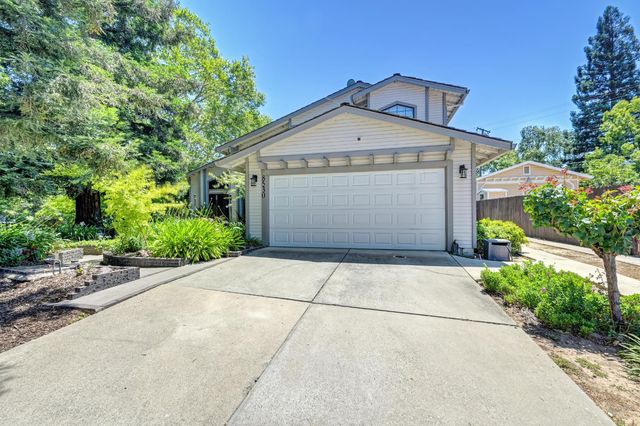 8530 Oak Harbour Ct, Fair Oaks, CA 95628