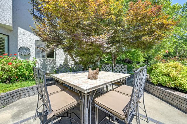 8530 Oak Harbour Ct, Fair Oaks, CA 95628