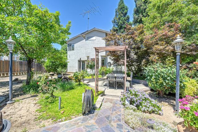 8530 Oak Harbour Ct, Fair Oaks, CA 95628