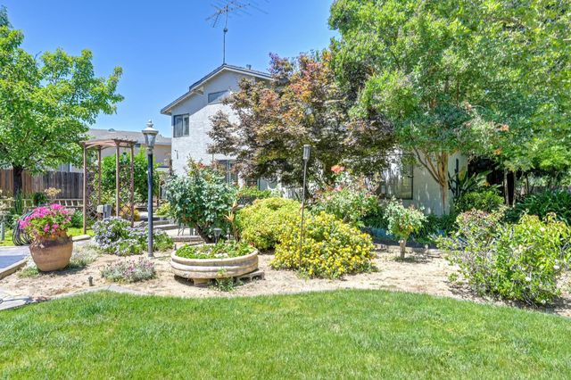 8530 Oak Harbour Ct, Fair Oaks, CA 95628