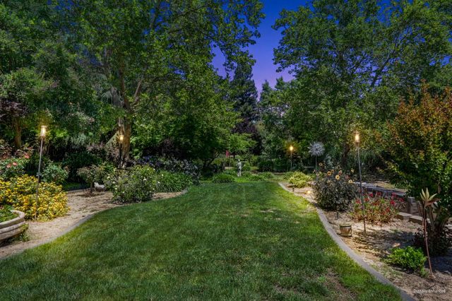 8530 Oak Harbour Ct, Fair Oaks, CA 95628