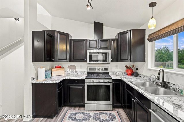 38787 E Darrington Village Circle, Wasilla, AK 99654