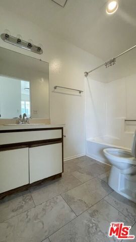 922 N Hudson Avenue 3, Los Angeles, CA 90038