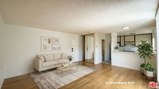 922 N Hudson Avenue 3, Los Angeles, CA 90038