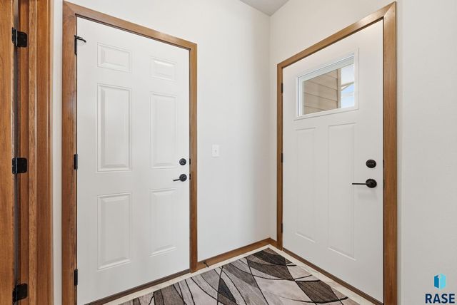 8167 E Tencate Pl Place, Sioux Falls, SD 57110