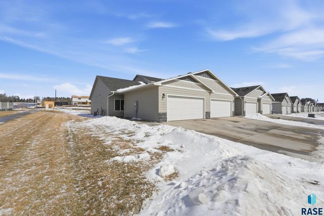 8167 E Tencate Pl Place, Sioux Falls, SD 57110