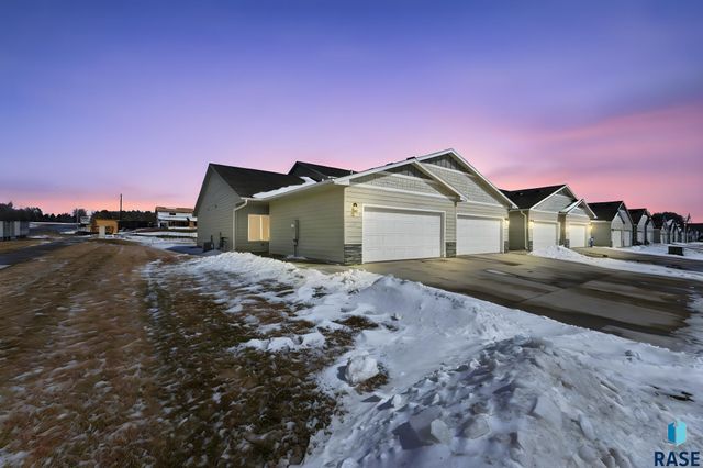 8167 E Tencate Pl Place, Sioux Falls, SD 57110