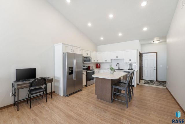 8167 E Tencate Pl Place, Sioux Falls, SD 57110