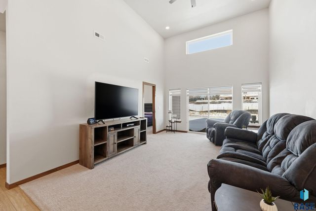 8167 E Tencate Pl Place, Sioux Falls, SD 57110