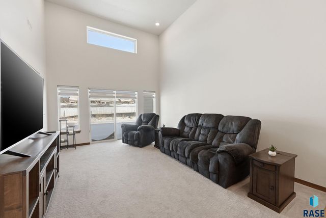 8167 E Tencate Pl Place, Sioux Falls, SD 57110