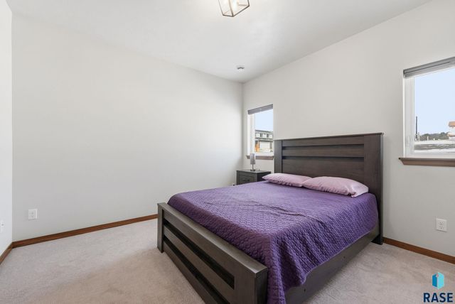 8167 E Tencate Pl Place, Sioux Falls, SD 57110