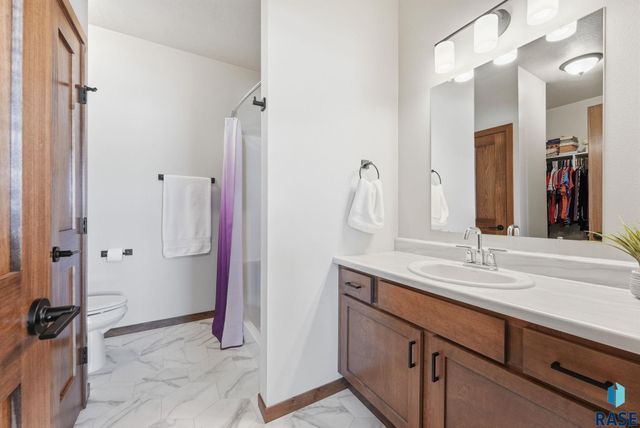 8167 E Tencate Pl Place, Sioux Falls, SD 57110