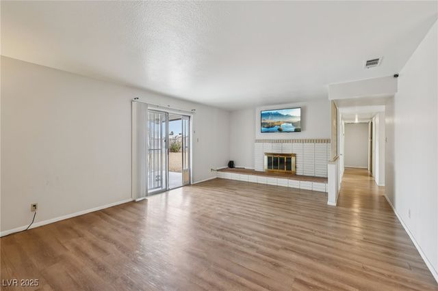 6912 Singing Dunes Lane, Las Vegas, NV 89145