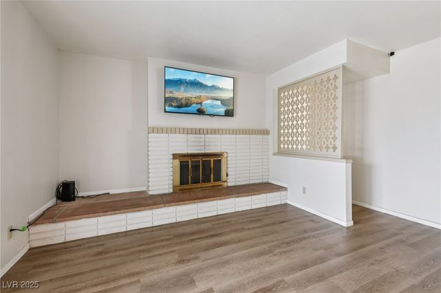 6912 Singing Dunes Lane, Las Vegas, NV 89145