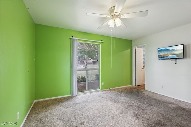 6912 Singing Dunes Lane, Las Vegas, NV 89145